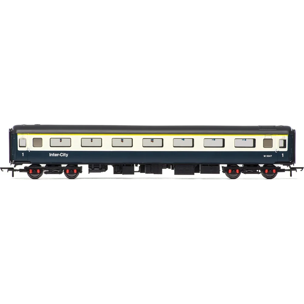 Hornby R4611A — Side Elevation by Hornby