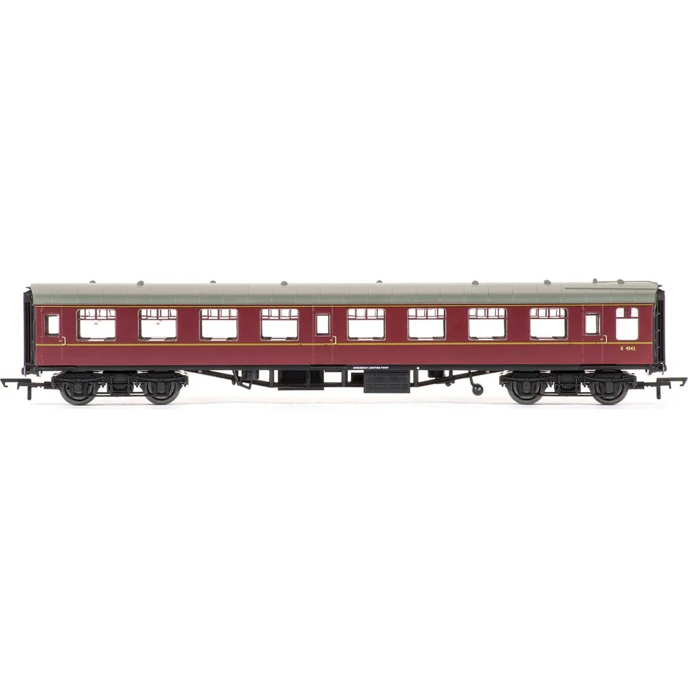 Hornby R4621 — Side Elevation by Hornby