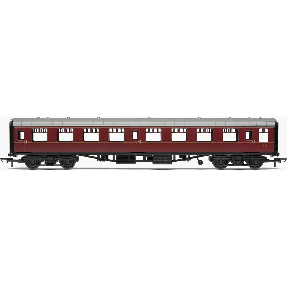 Hornby R4627 — Side Elevation by Hornby