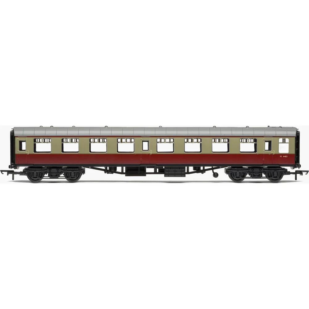 Hornby R4628 — Side Elevation by Hornby