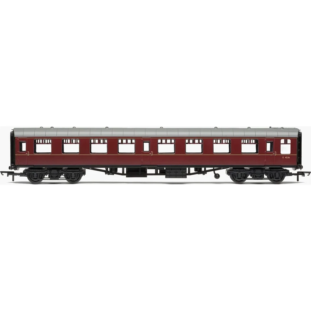 Hornby R4629 — Side Elevation by Hornby