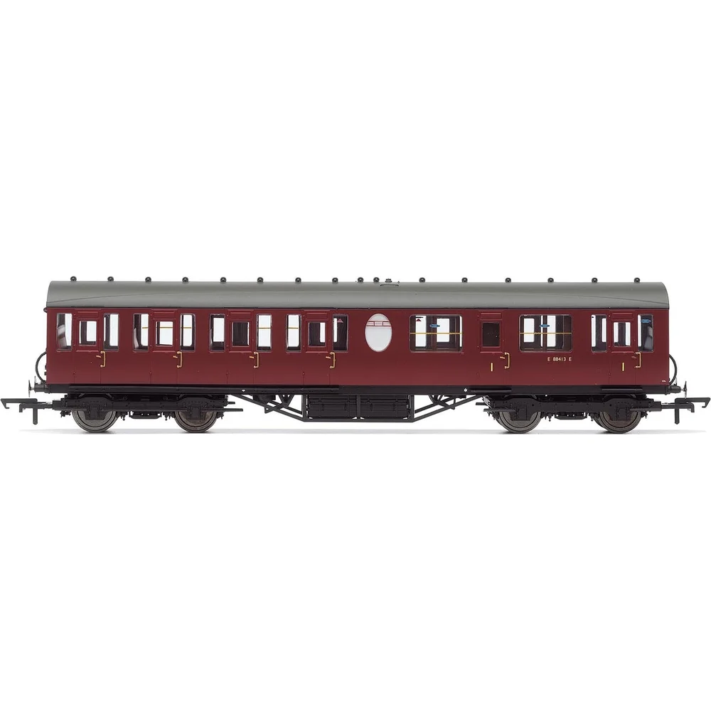 Hornby R4651 — Side Elevation by Hornby