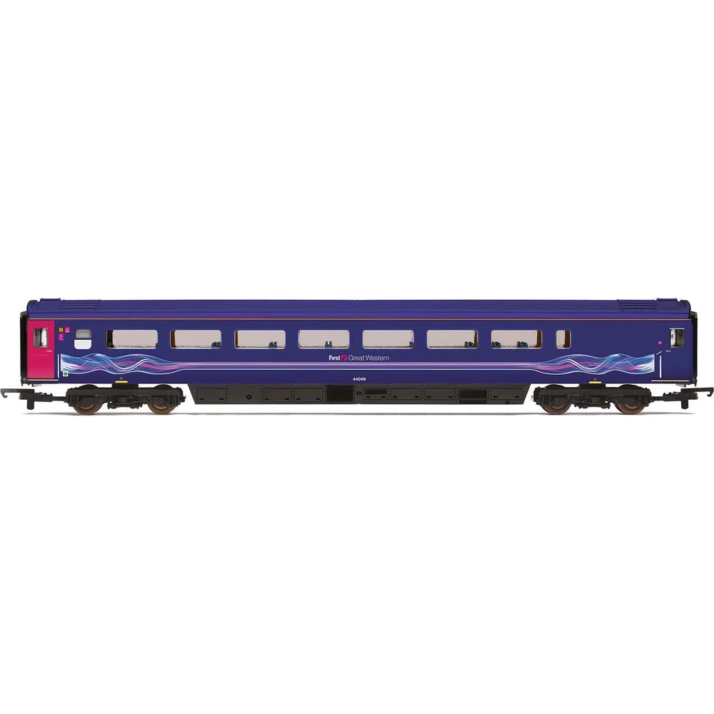 Hornby R4654 — Side Elevation by Hornby