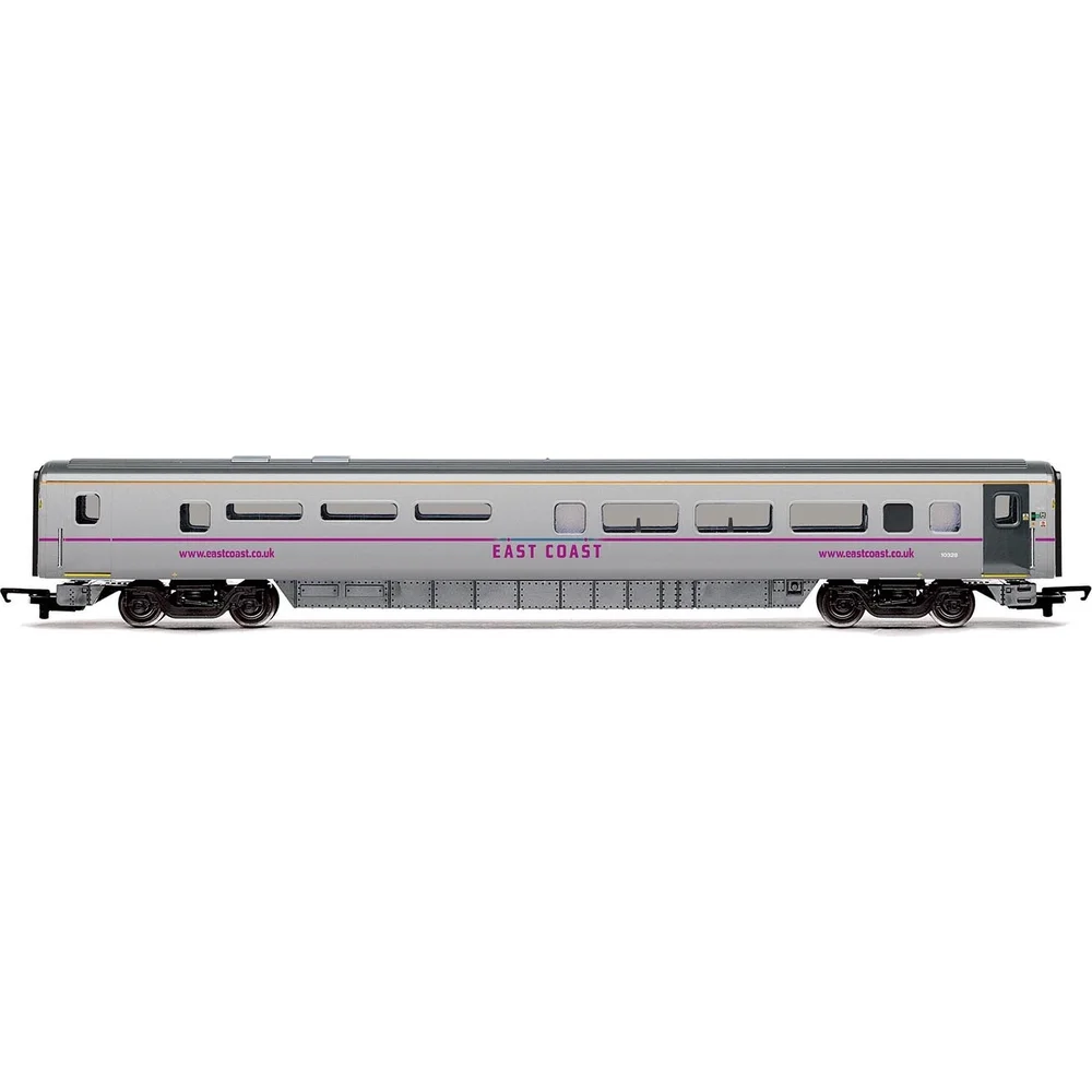 Hornby R4667 — Side Elevation by Hornby