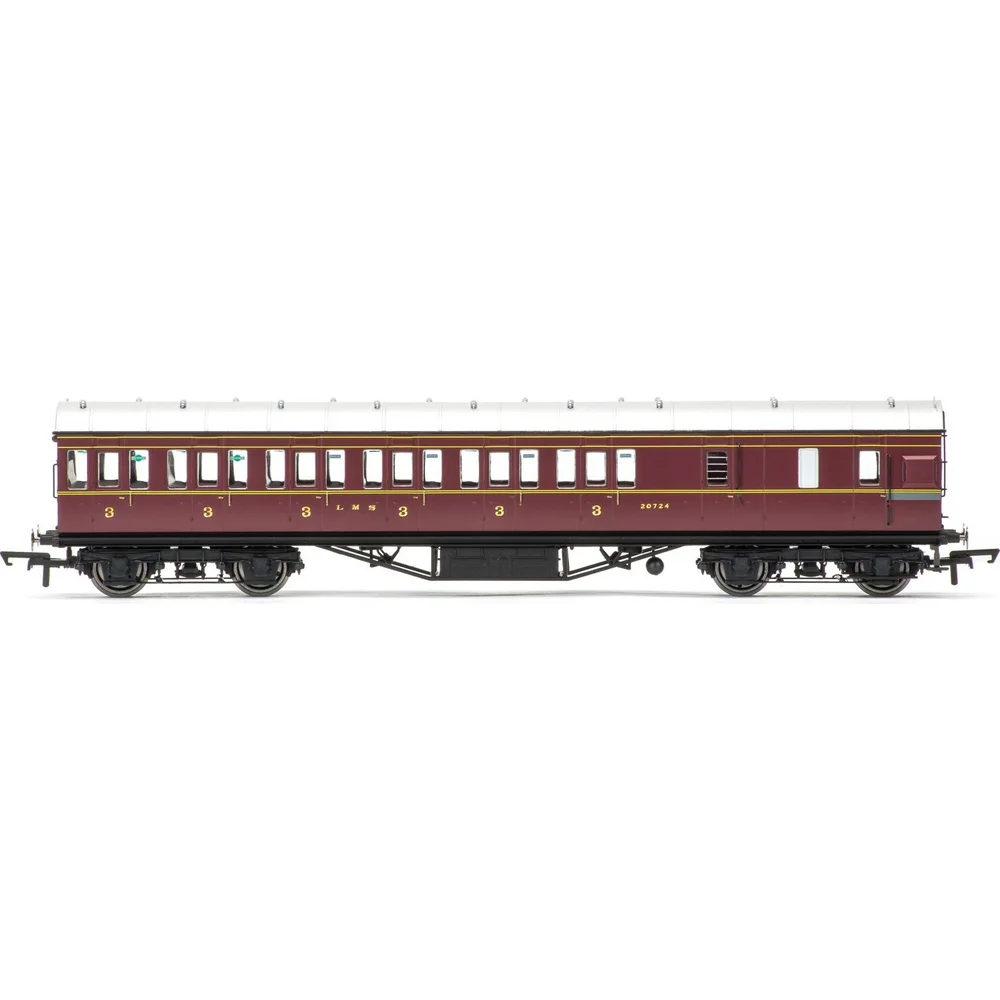 Hornby R4677 — Side Elevation by Hornby