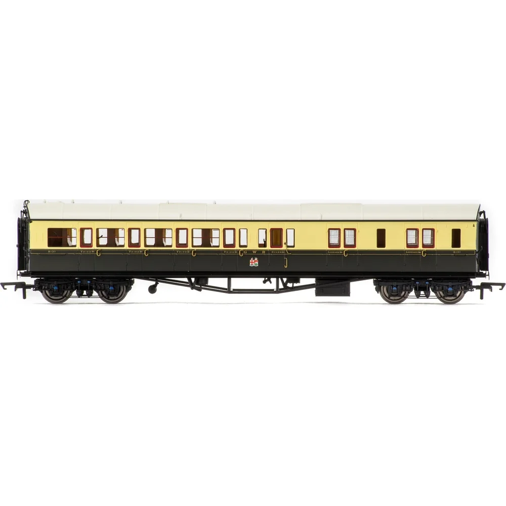 Hornby R4680 — Side Elevation by Hornby