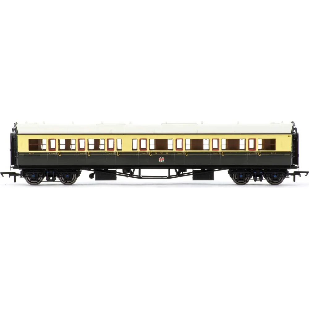 Hornby R4683 — Side Elevation by Hornby