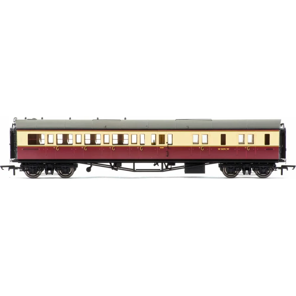Hornby R4685 — Side Elevation by Hornby