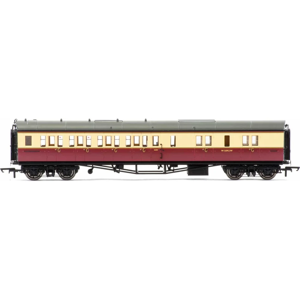 Hornby R4686 — Side Elevation by Hornby