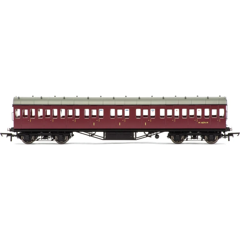 Hornby R4689 — Side Elevation by Hornby