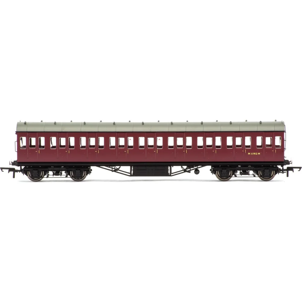 Hornby R4690 — Side Elevation by Hornby