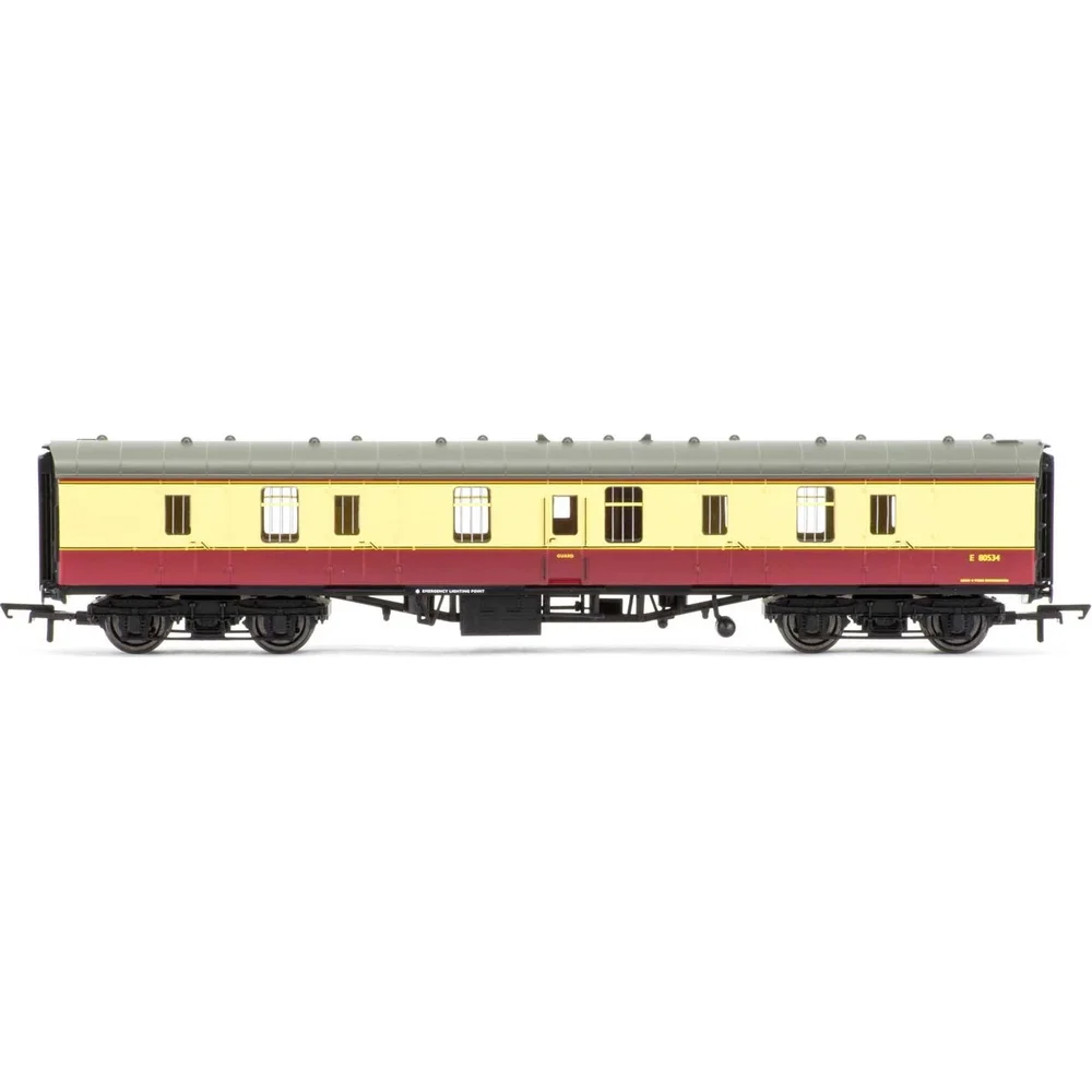 Hornby R4698 — Side Elevation by Hornby