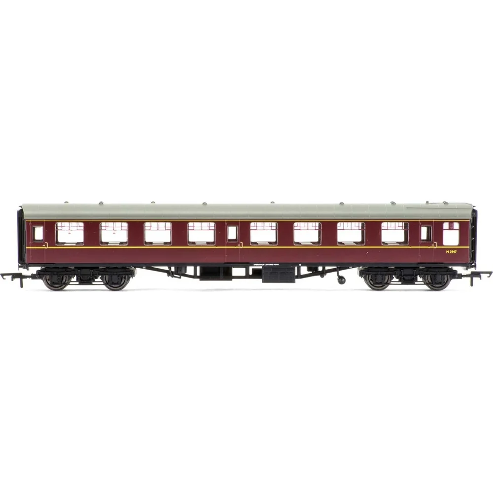 Hornby R4701 — Side Elevation by Hornby