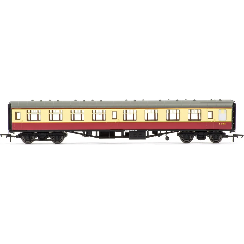 Hornby R4705 — Side Elevation by Hornby