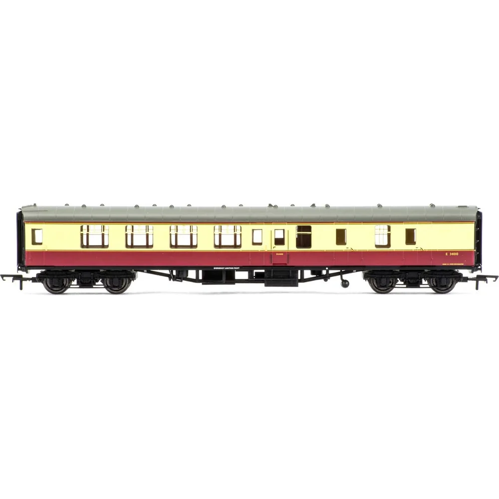 Hornby R4707 — Side Elevation by Hornby