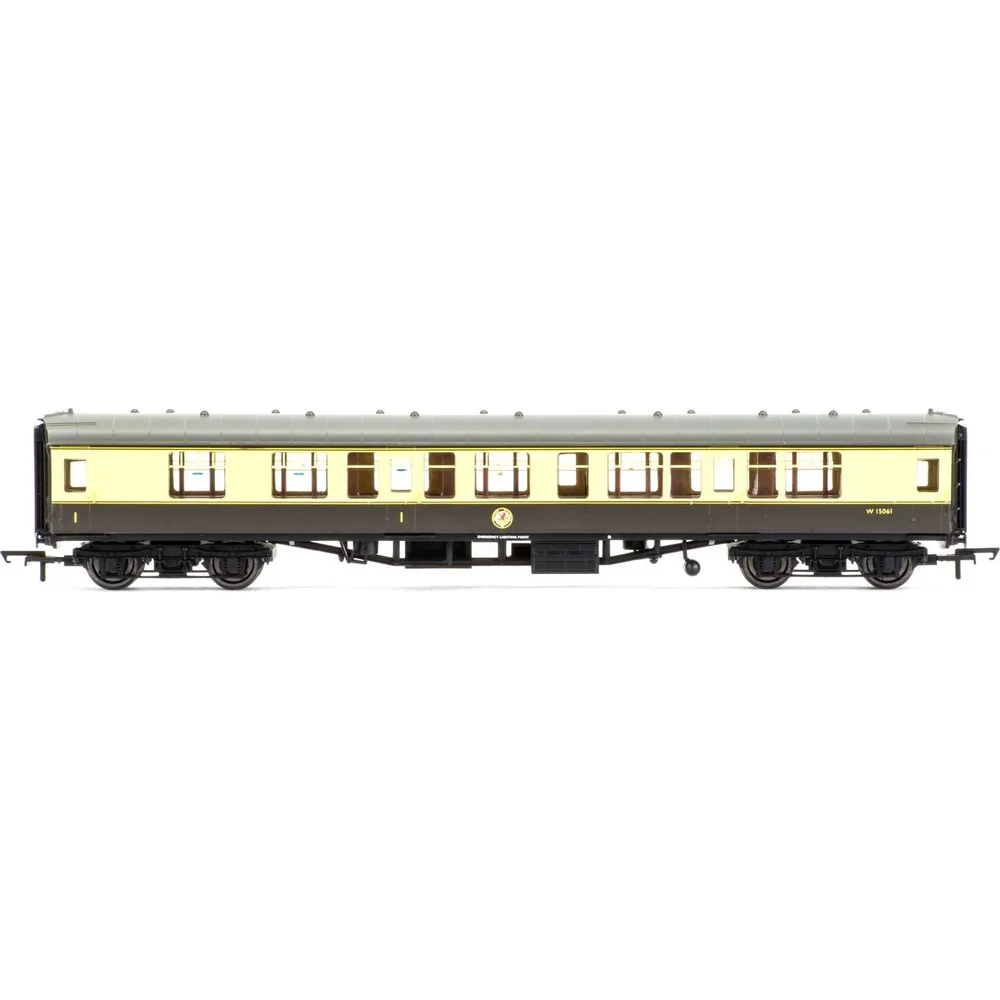 Hornby R4709 — Side Elevation by Hornby