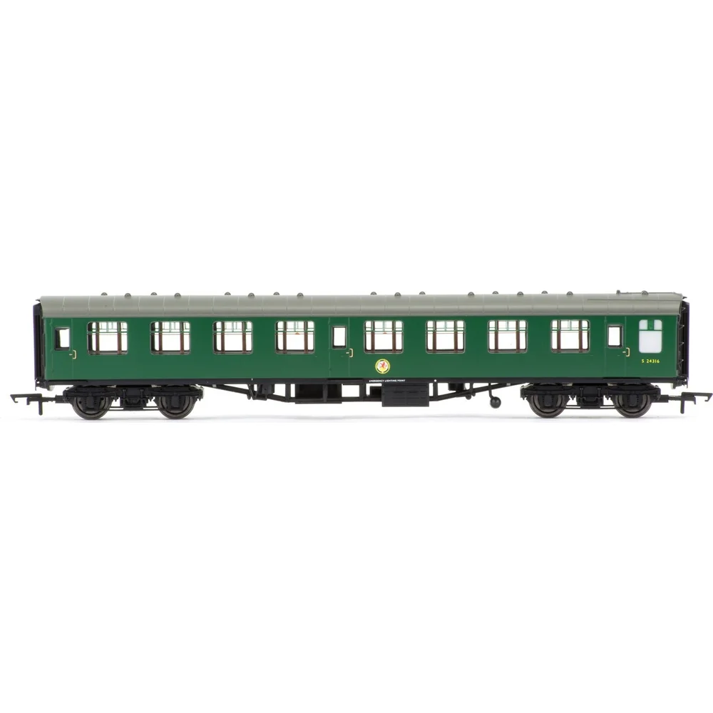 Hornby R4711 — Side Elevation by Hornby