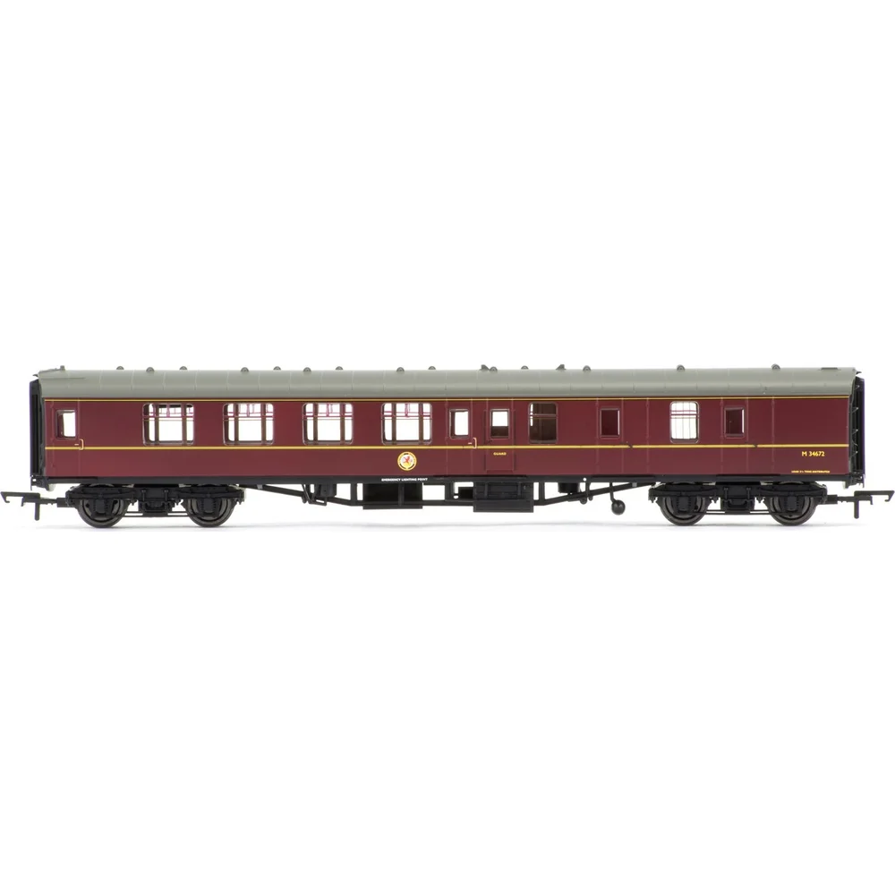 Hornby R4716 — Side Elevation by Hornby