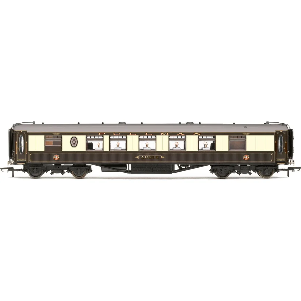 Hornby R4740 — Side Elevation by Hornby