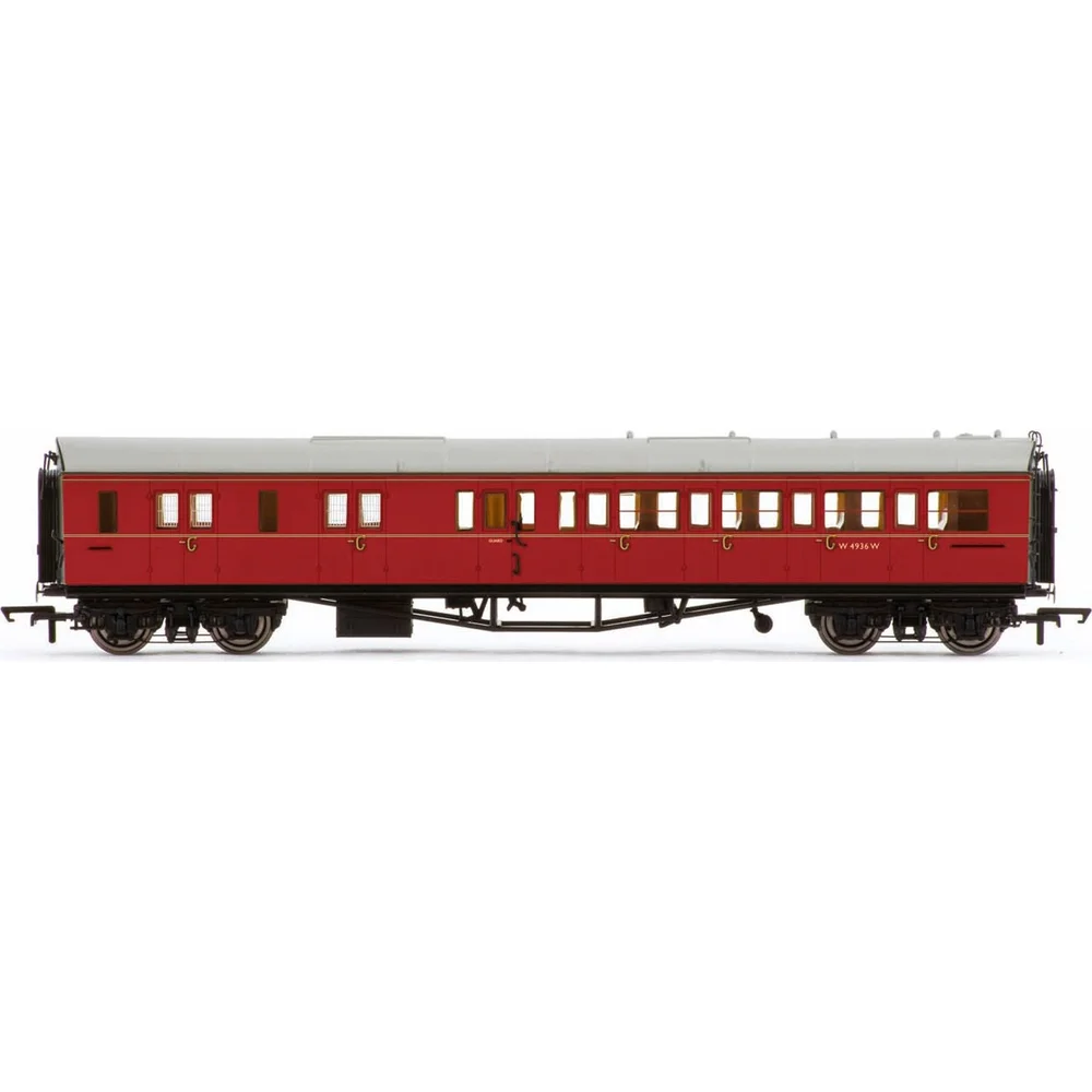 Hornby R4765 — Side Elevation by Hornby