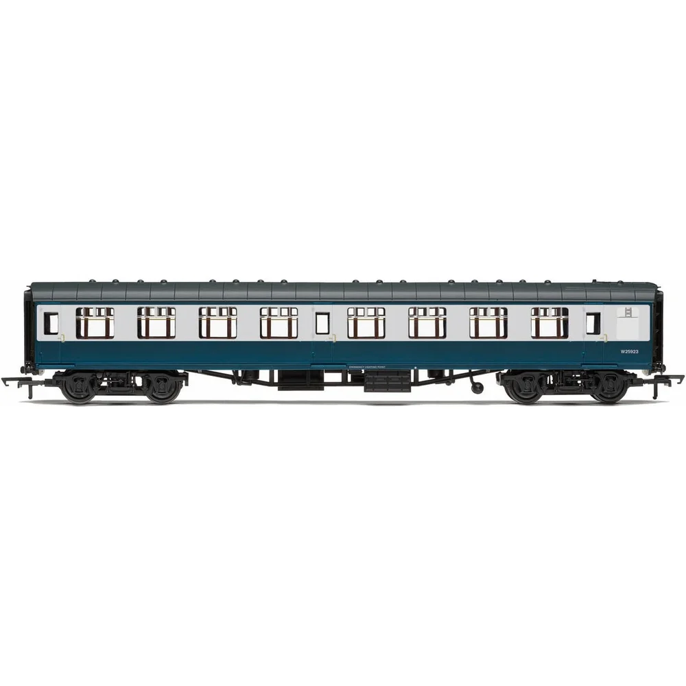 Hornby R4772 — Side Elevation by Hornby