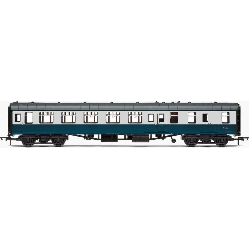 Hornby R4777 — Side Elevation by Hornby