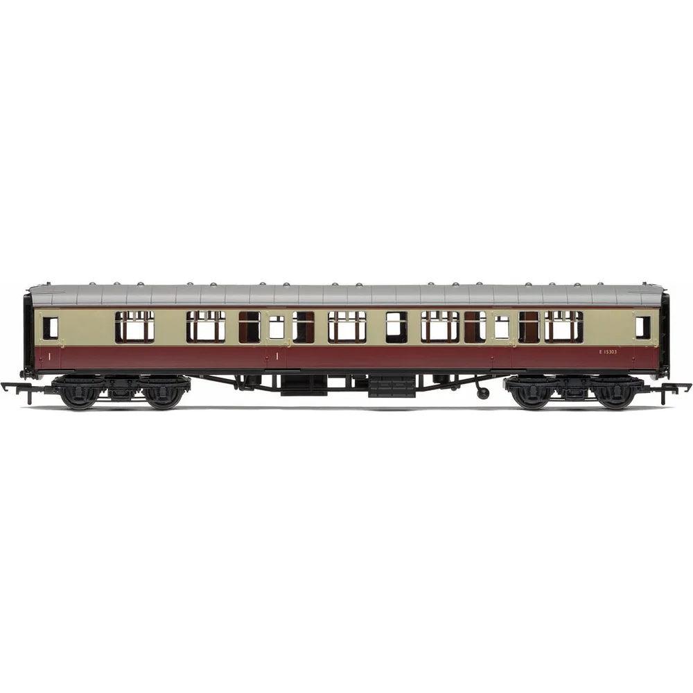 Hornby R4812 — Side Elevation by Hornby