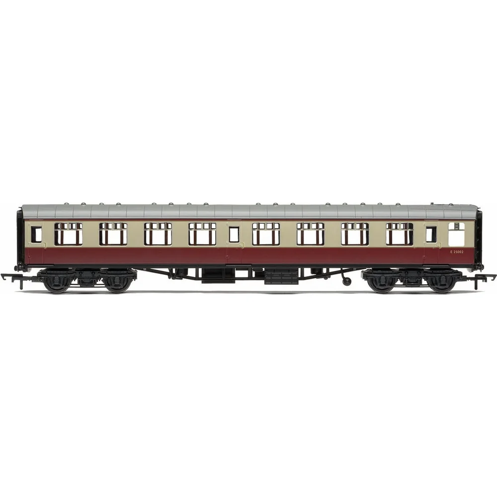 Hornby R4813 — Side Elevation by Hornby