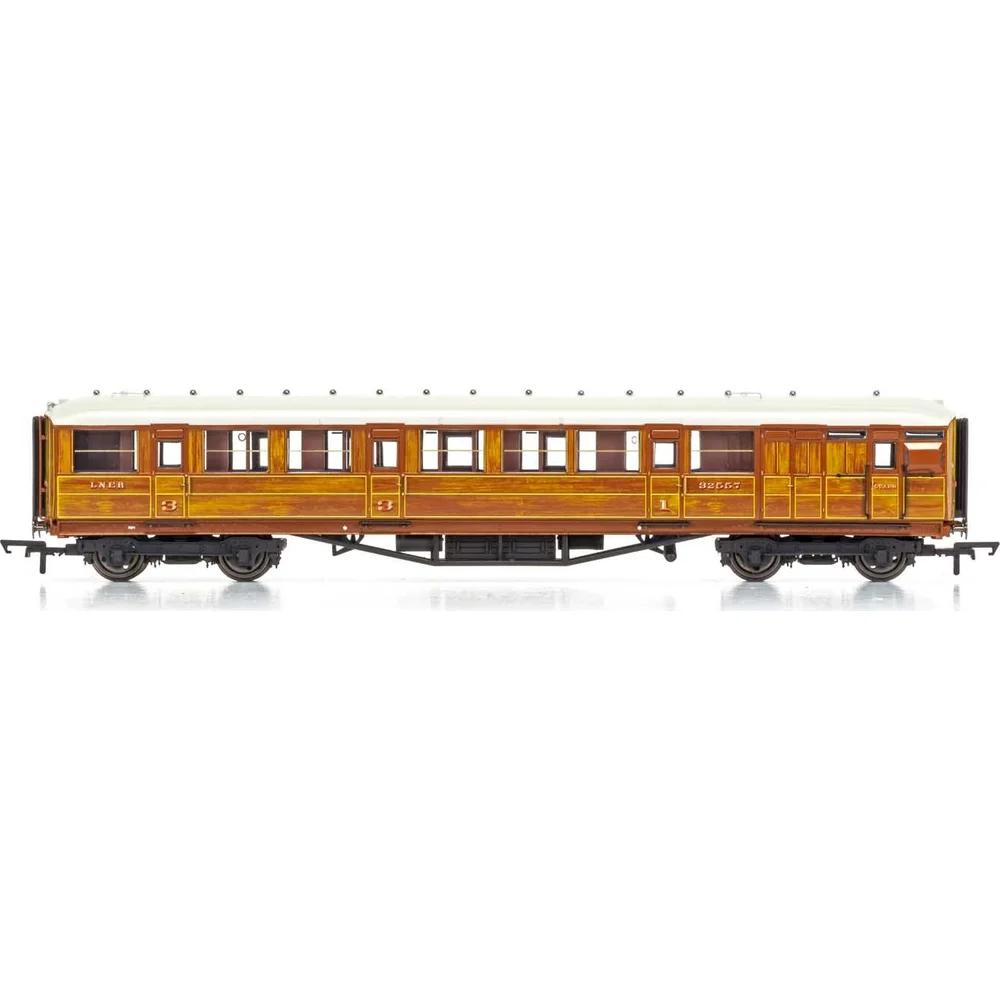 Hornby R4826 — Side Elevation by Hornby