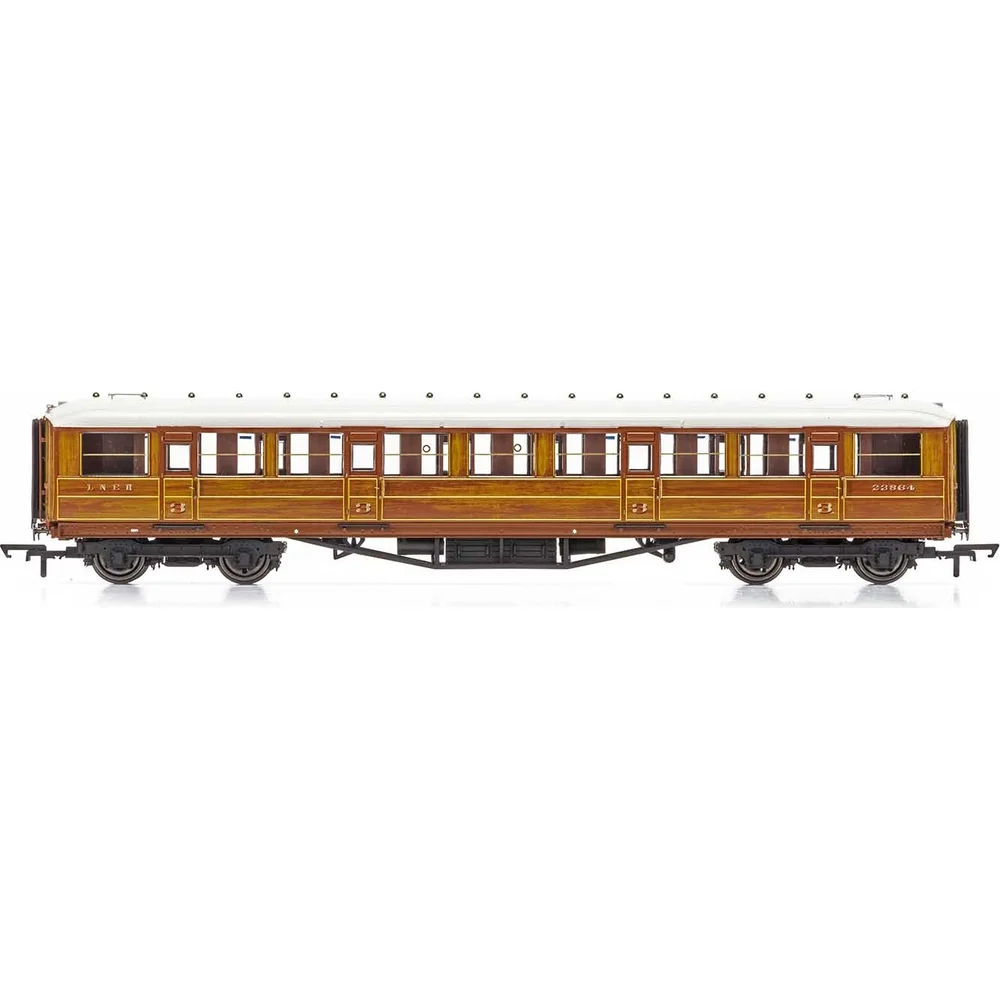 Hornby R4828 — Side Elevation by Hornby