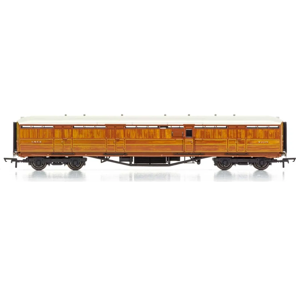 Hornby R4830 — Side Elevation by Hornby