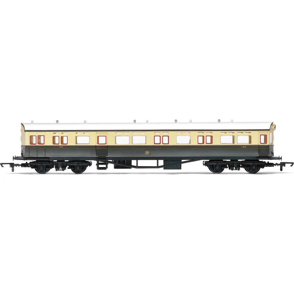 Hornby R4831 — Side Elevation by Hornby