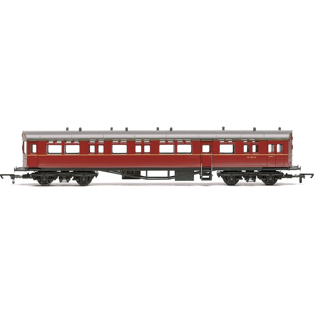 Hornby R4832 — Side Elevation by Hornby