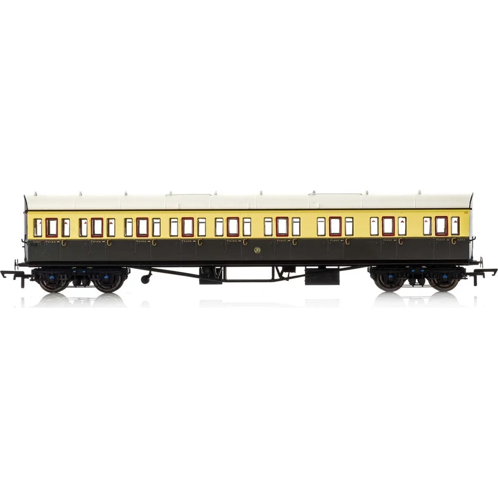 Hornby R4875A — Side Elevation by Hornby