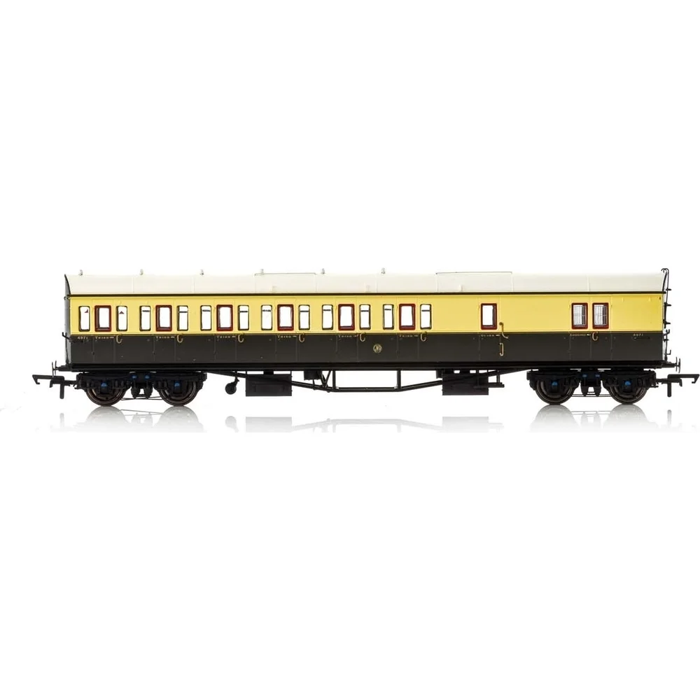 Hornby R4876 — Side Elevation by Hornby