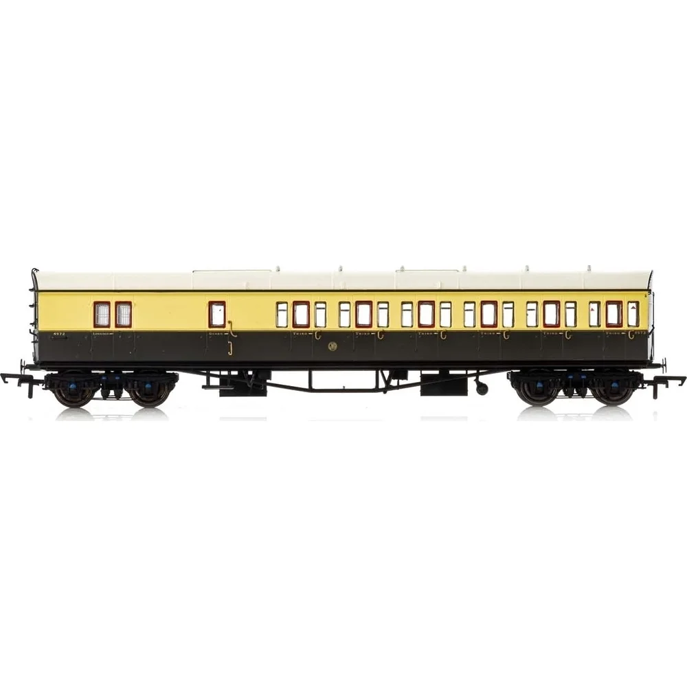 Hornby R4877 — Side Elevation by Hornby