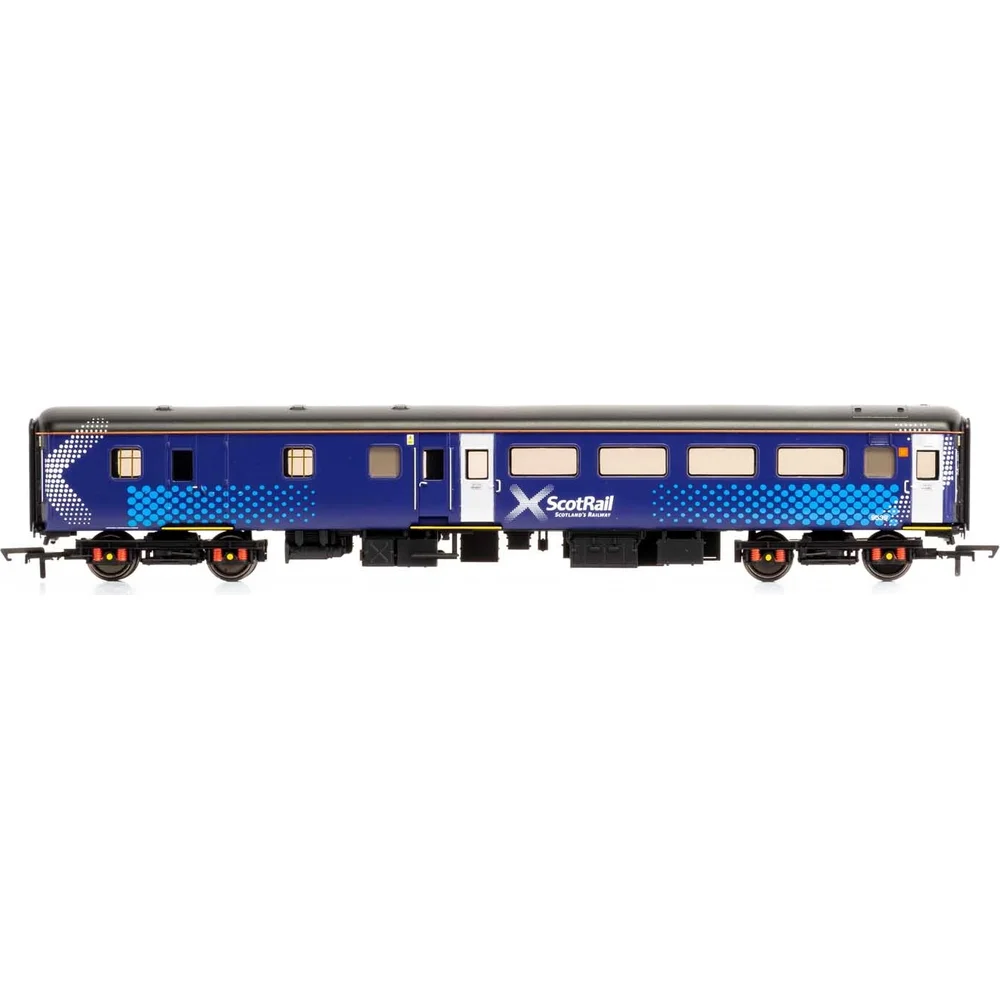 Hornby R4892 — Side Elevation by Hornby