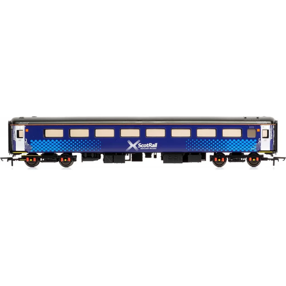 Hornby R4893A — Side Elevation by Hornby