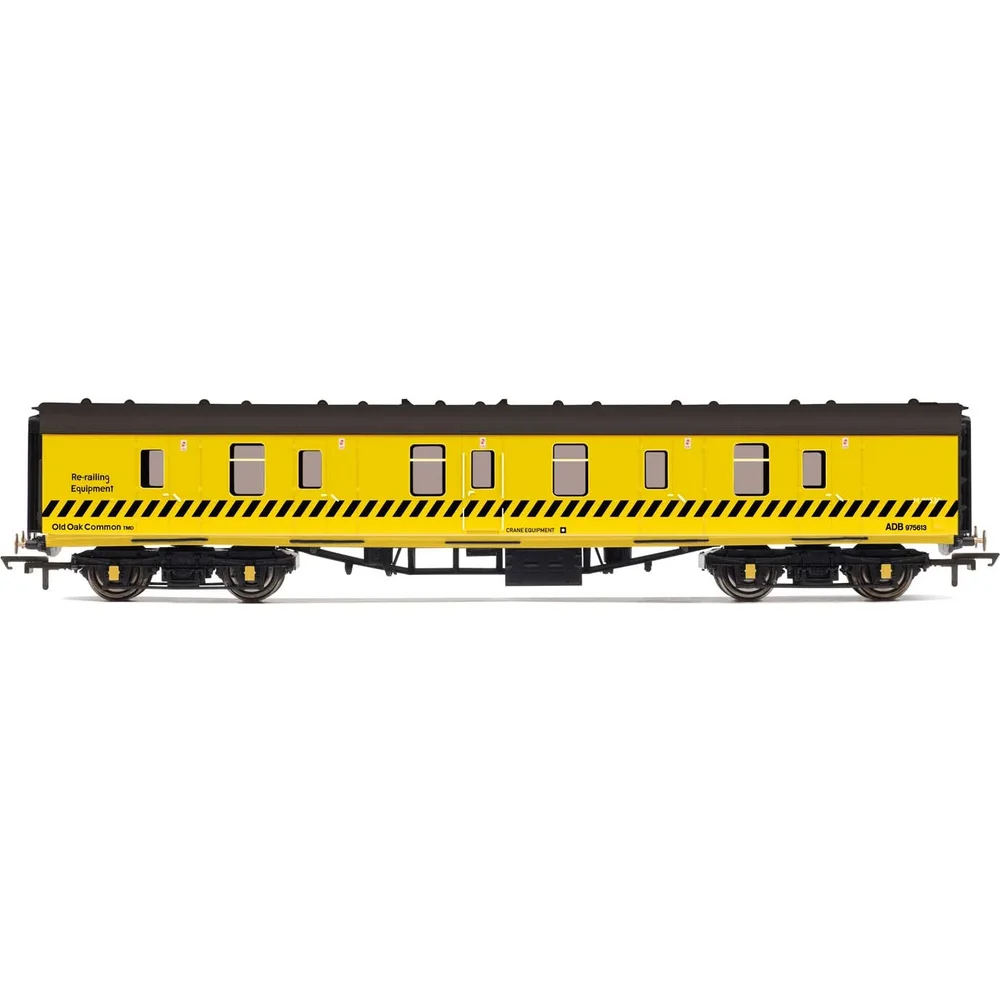 Hornby R4903 — Side Elevation by Hornby