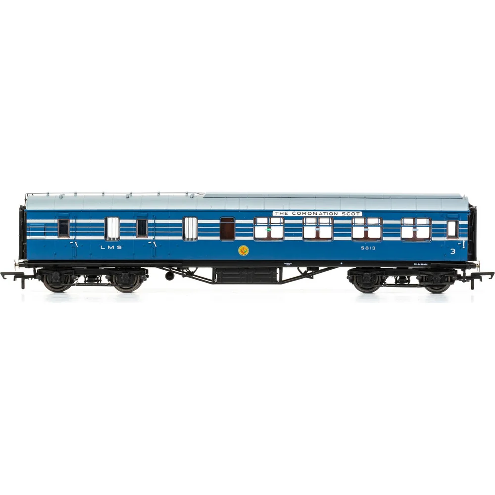 Hornby R4960 — Side Elevation by Hornby