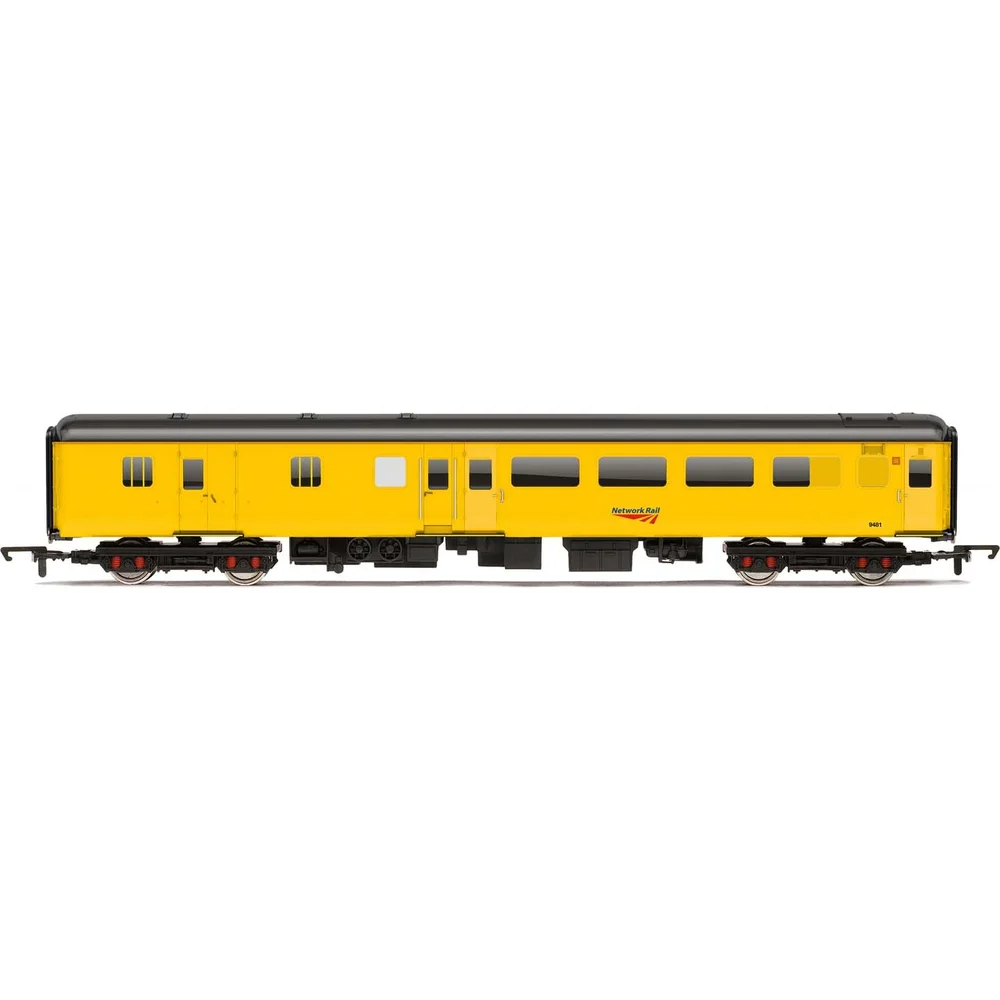 Hornby R4992 — Side Elevation by Hornby