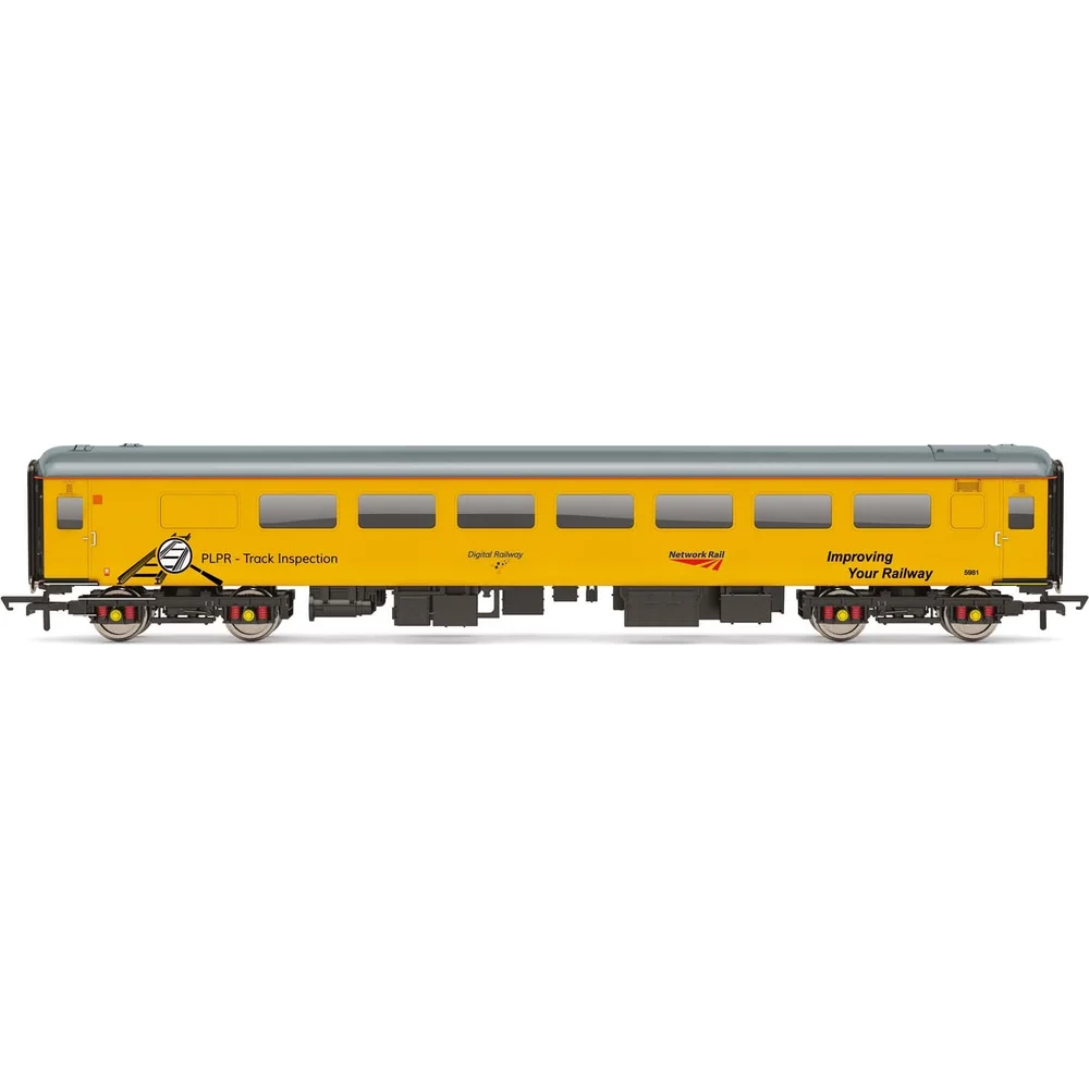Hornby R4993 — Side Elevation by Hornby