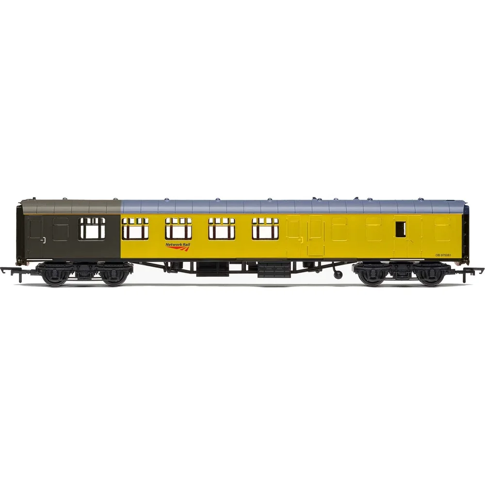 Hornby R4994 — Side Elevation by Hornby