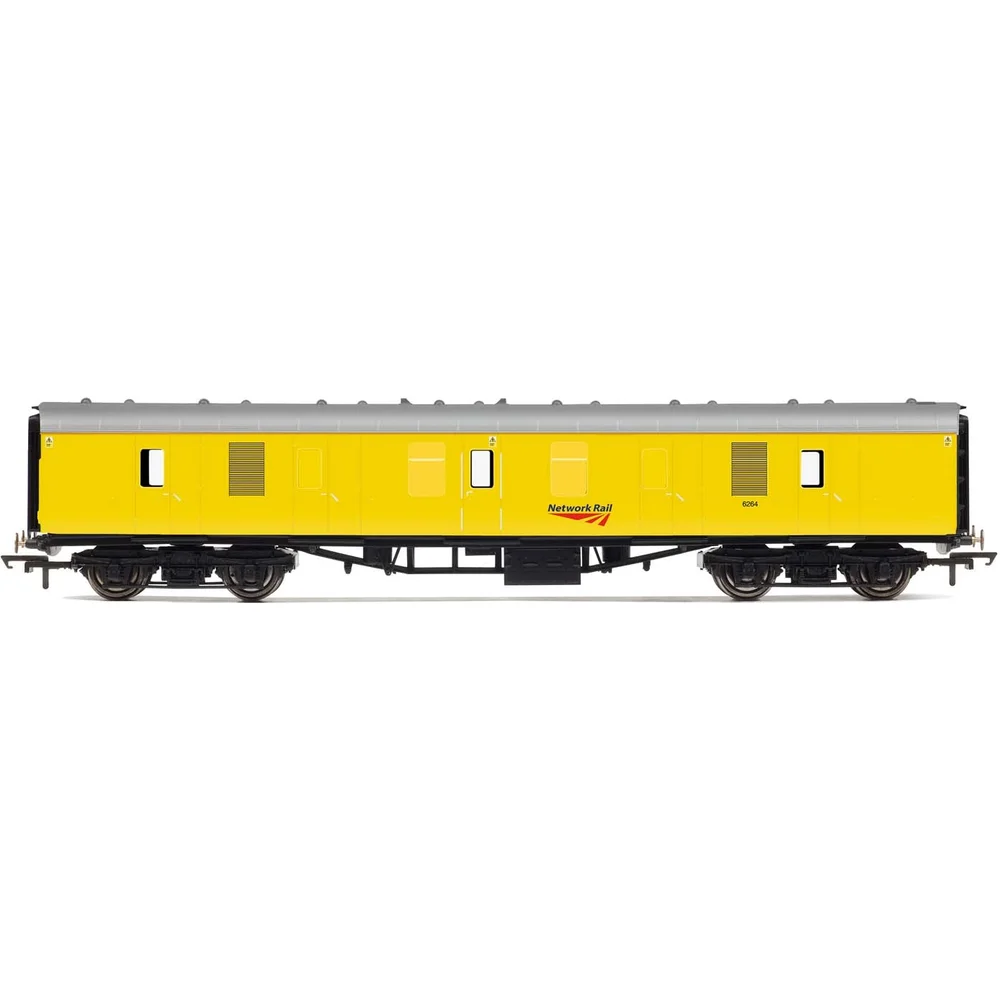 Hornby R4995 — Side Elevation by Hornby