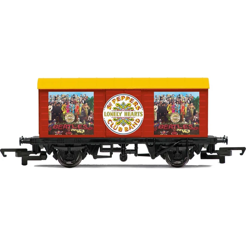 Hornby R60008 — Side Elevation by Hornby