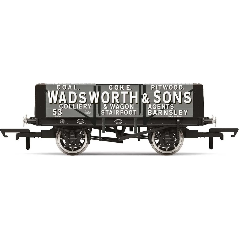 Hornby R60024 — Side Elevation by Hornby