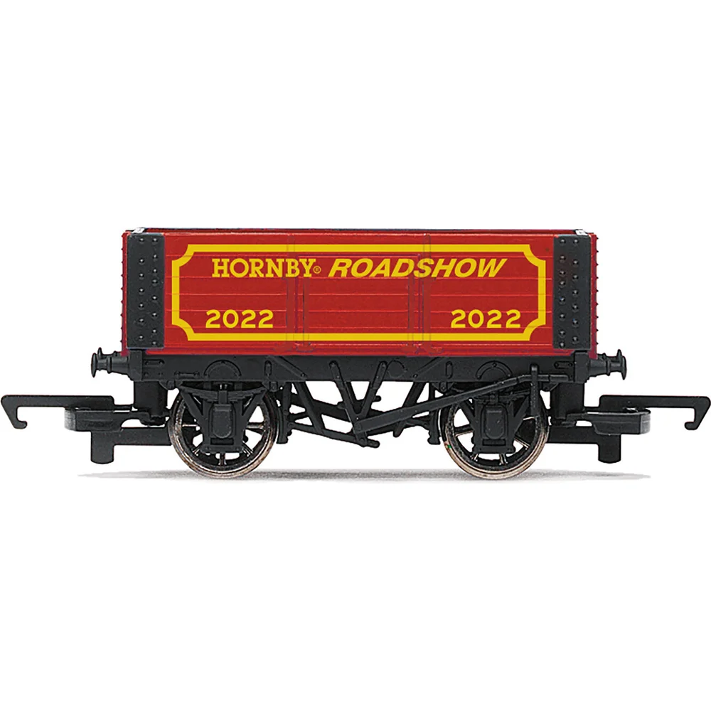 Hornby R60076 — Side Elevation by Hornby