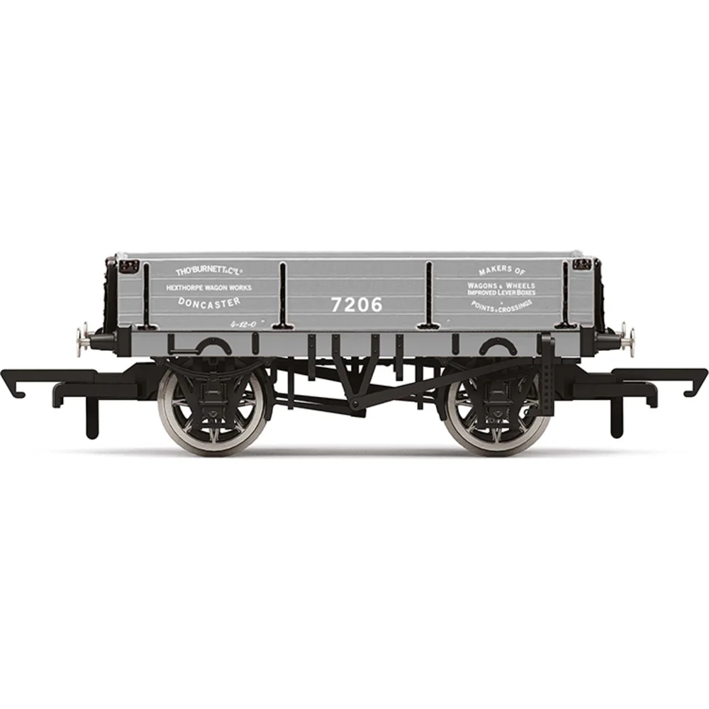 Hornby R60093 — Side Elevation by Hornby