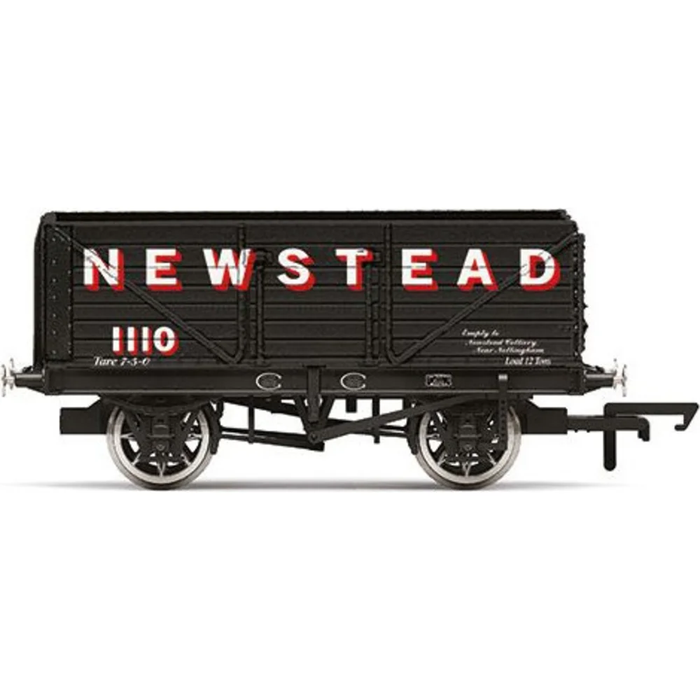 Hornby R60103 — Side Elevation by Hornby