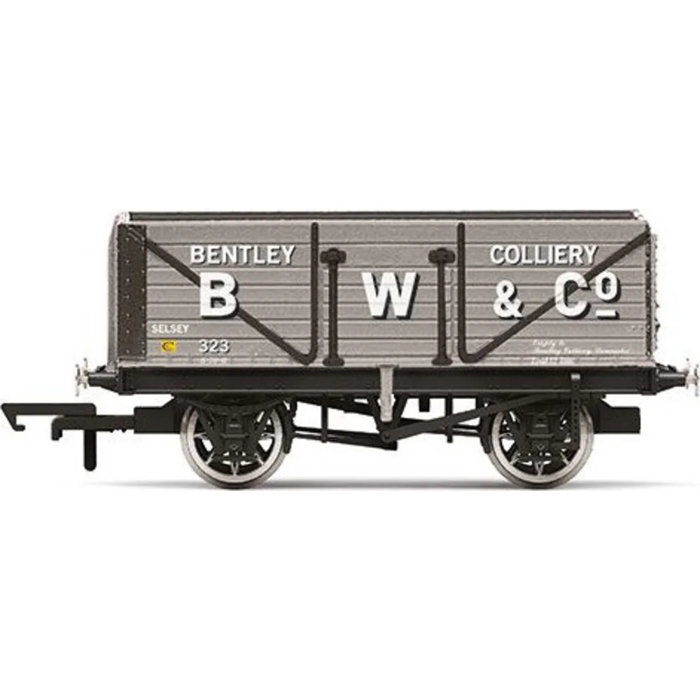 Hornby R60103 — Side Elevation by Hornby